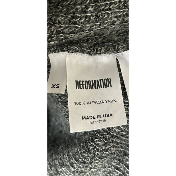 Reformation 100% Alpaca Gray Knit V-Neck Long Sleeve Sweater Size XSmall - Picture 10 of 10